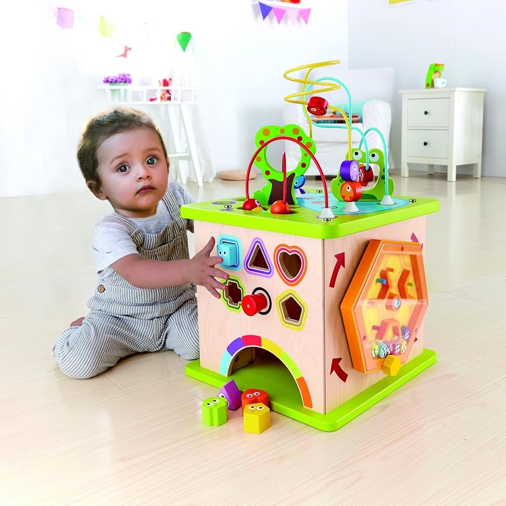 Cube de jeu d'activités en bois Hape Country Critters