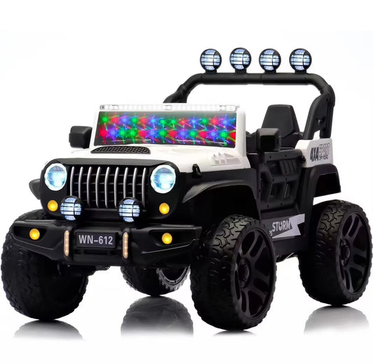 Voiture Électrique Jeep 4x4 2 Places 12V pour Enfants – 4 Moteurs, Télécommande Parentale & Mode Balançoire | 1 à 10 Ans blanc