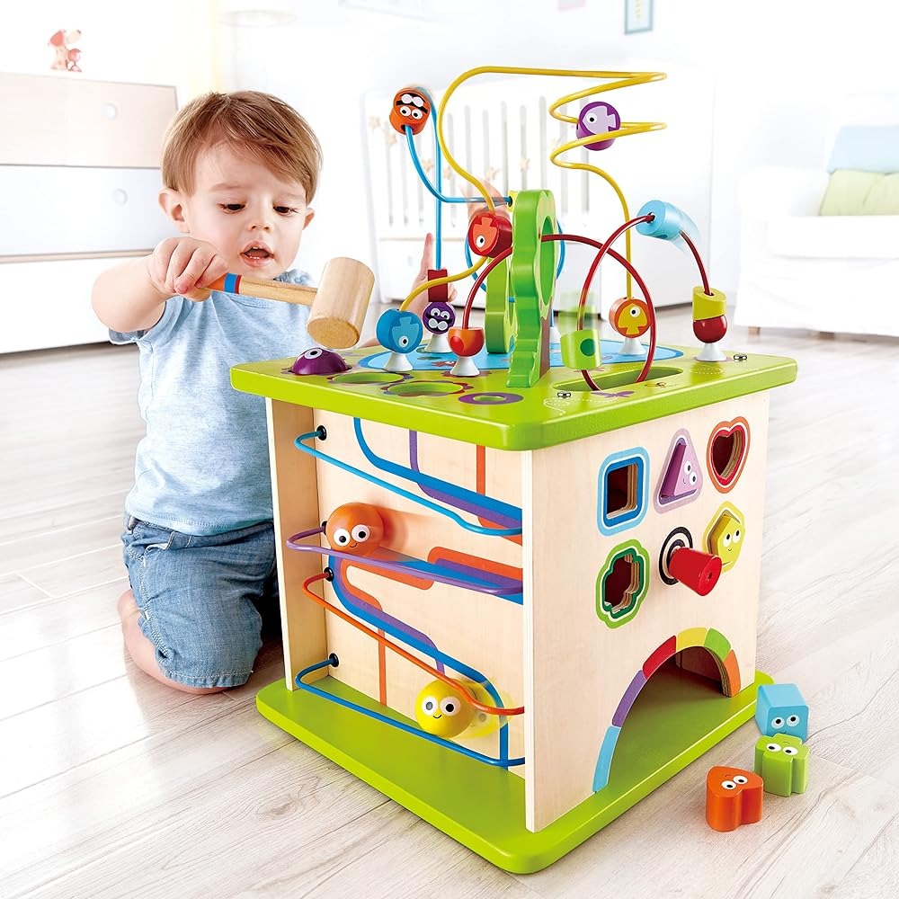 Cube de jeu d'activités en bois Hape Country Critters